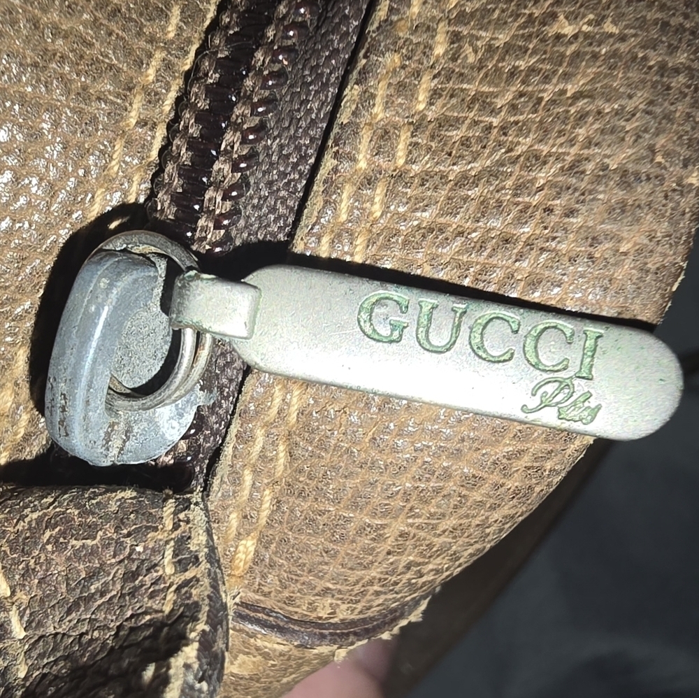 Vintage Gucci Plus Tan GG Crossbody Bag With Clean Interior - Picture 8 of 11
